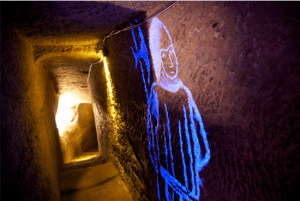 Couloir monument historique d'une ruine de la cité de Fleckenstein